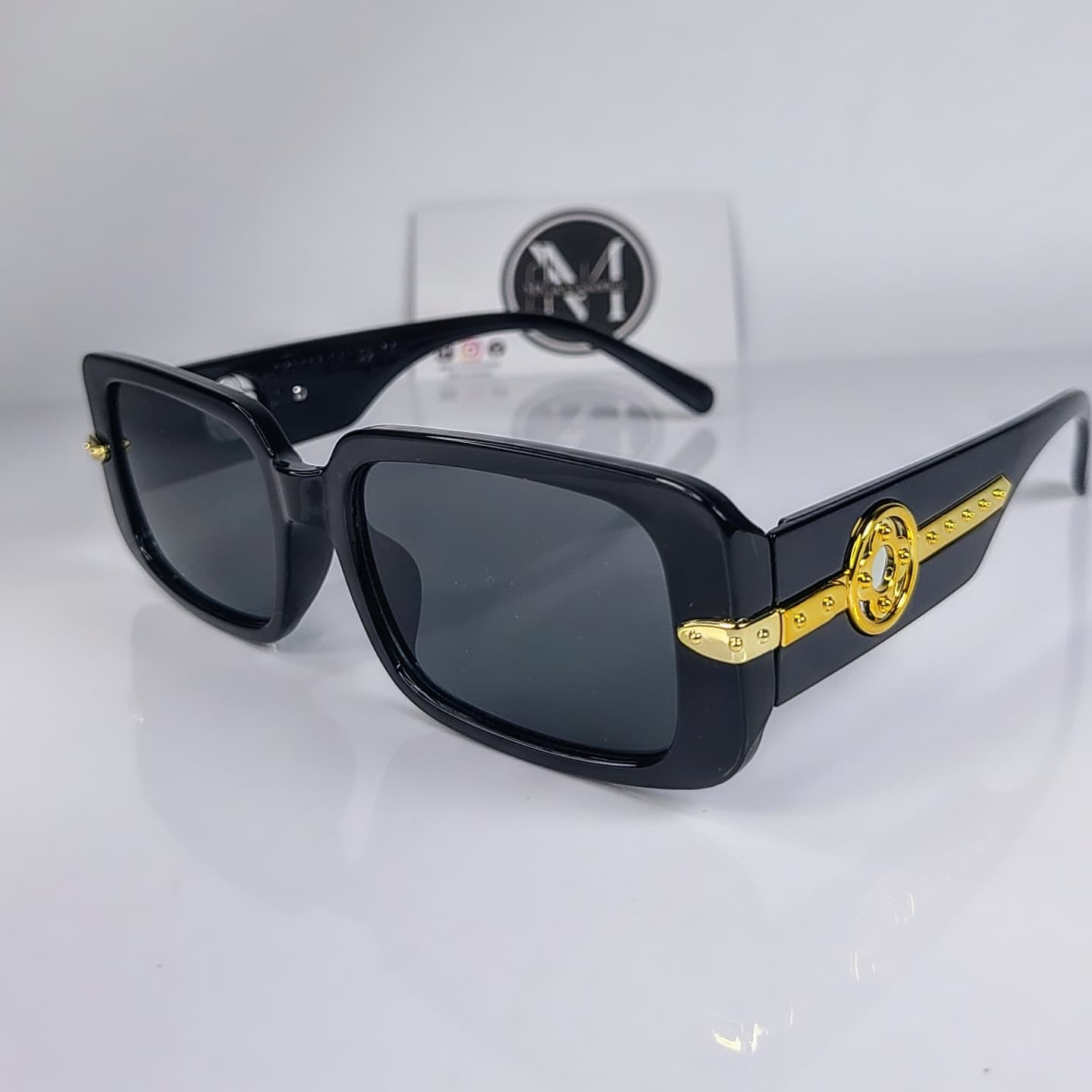 Retro shades by Naul
