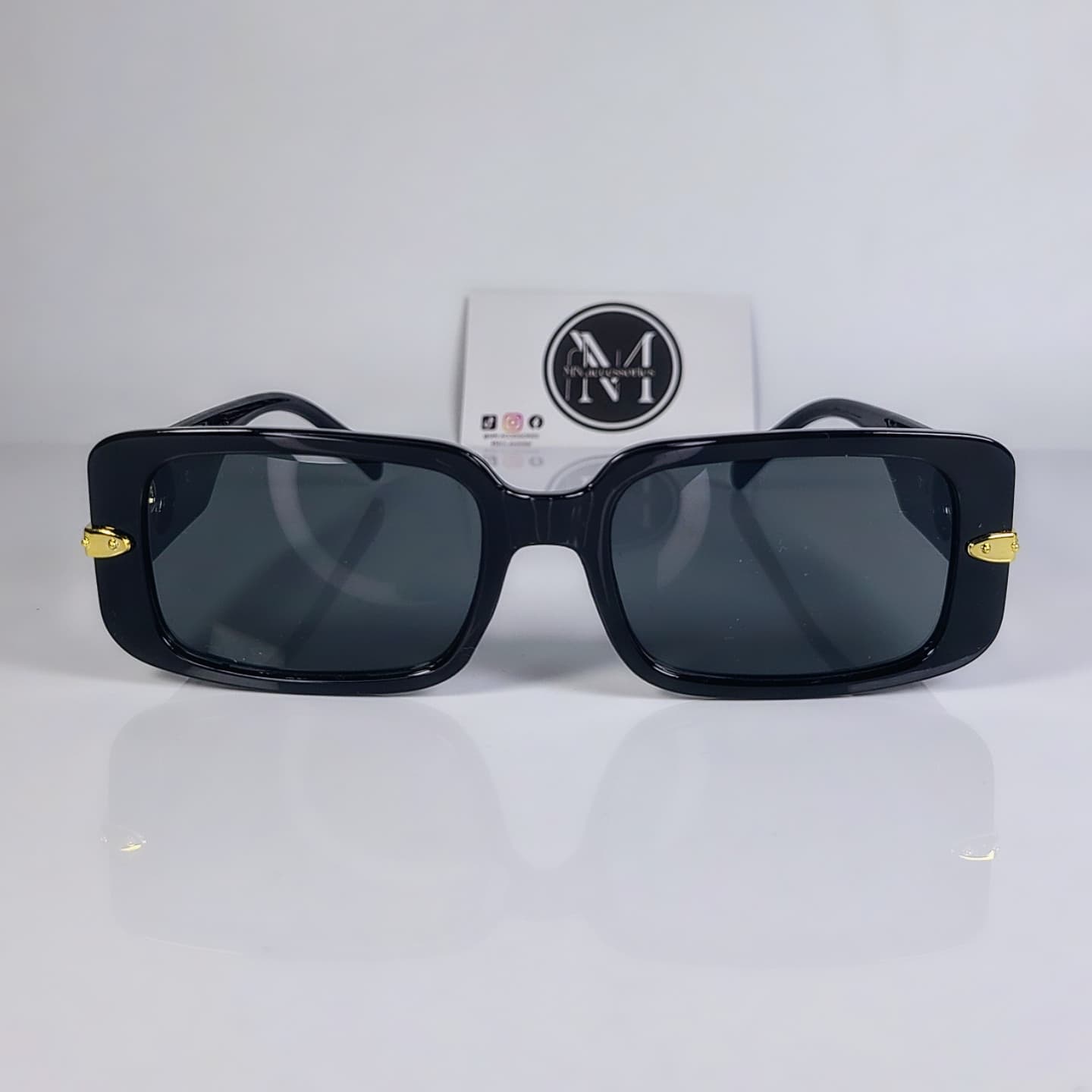 Retro shades by Naul