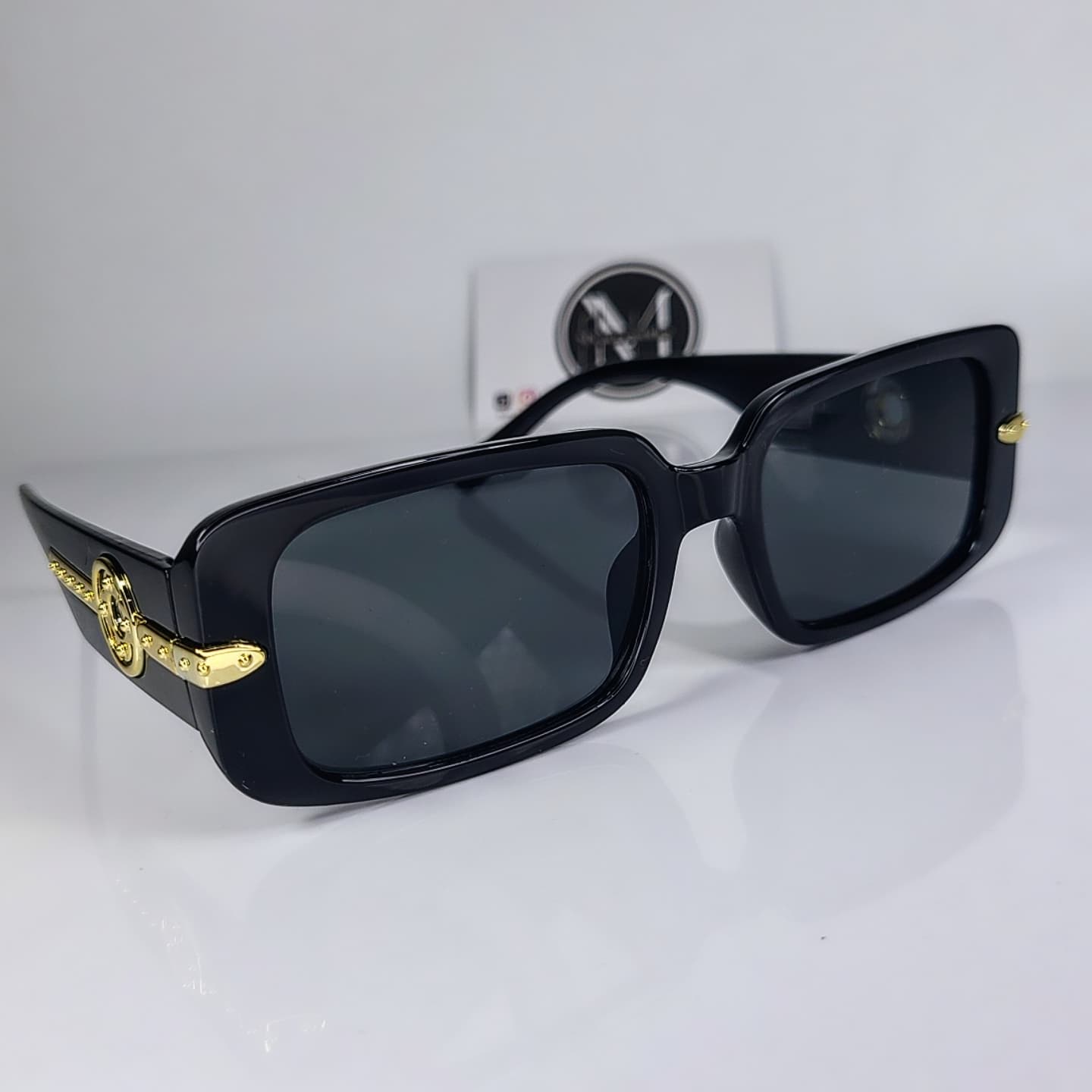 Retro shades by Naul