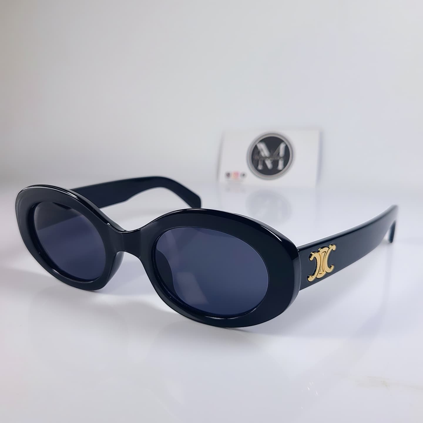 ICONIC SHADES