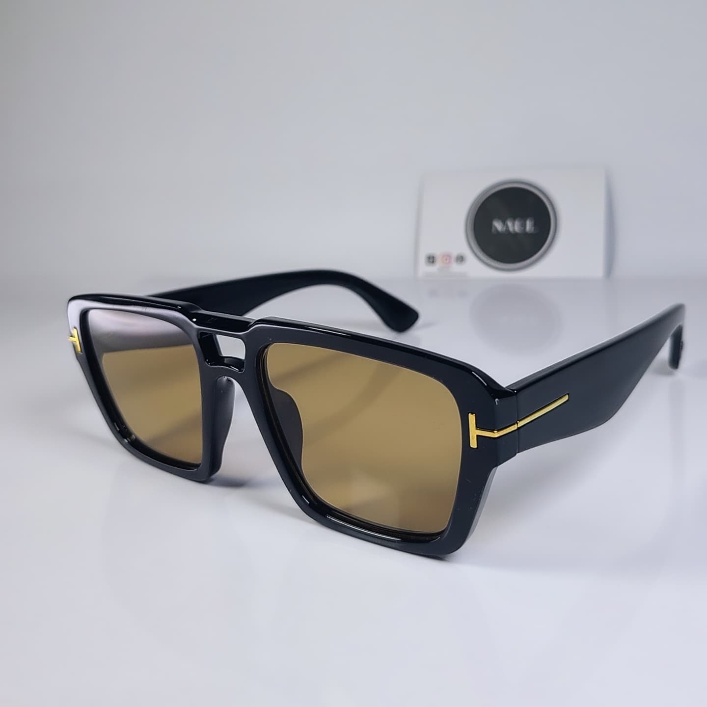 Retro shades by Naul