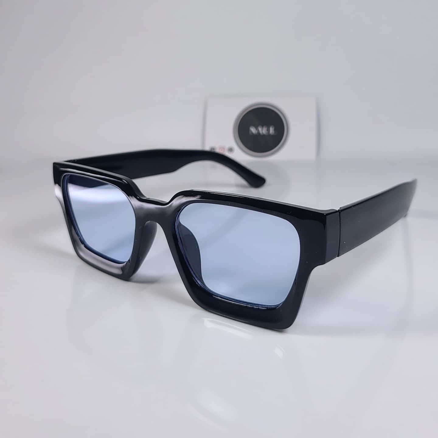 Retro shades by Naul