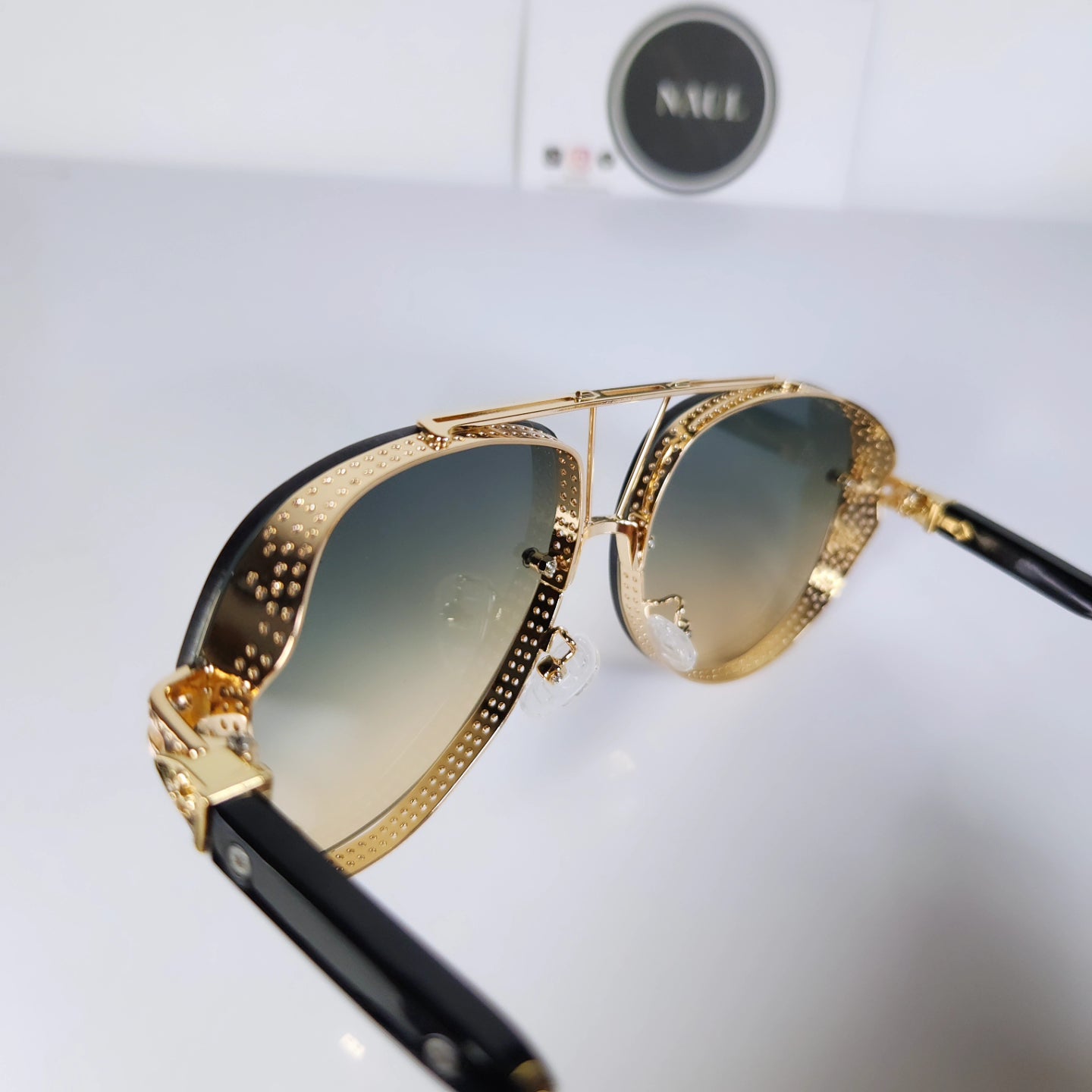 AURA SHADES