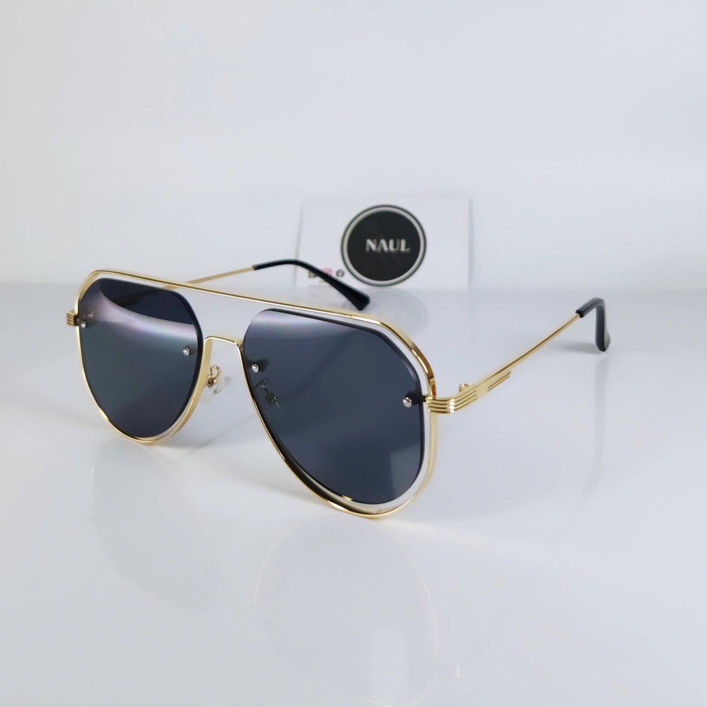 ICONIC SHADES