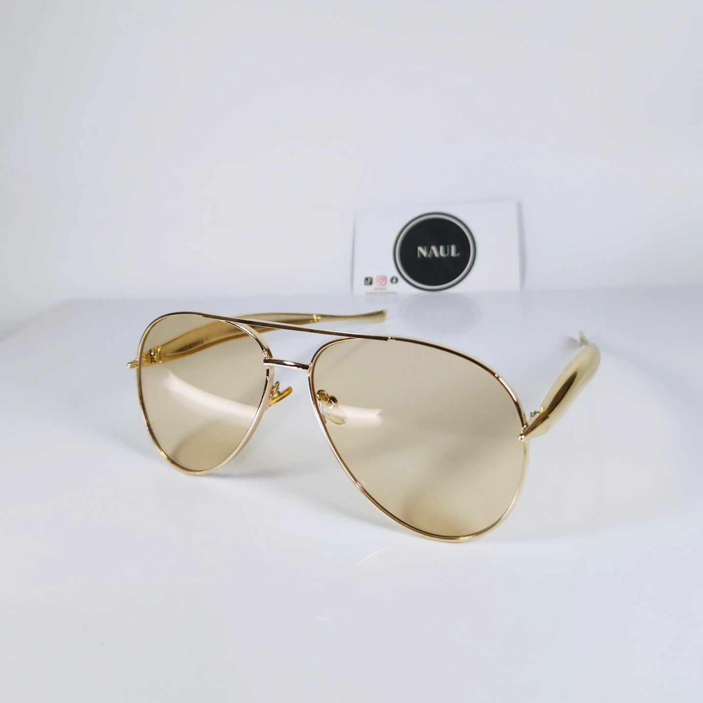 ICONIC SHADES