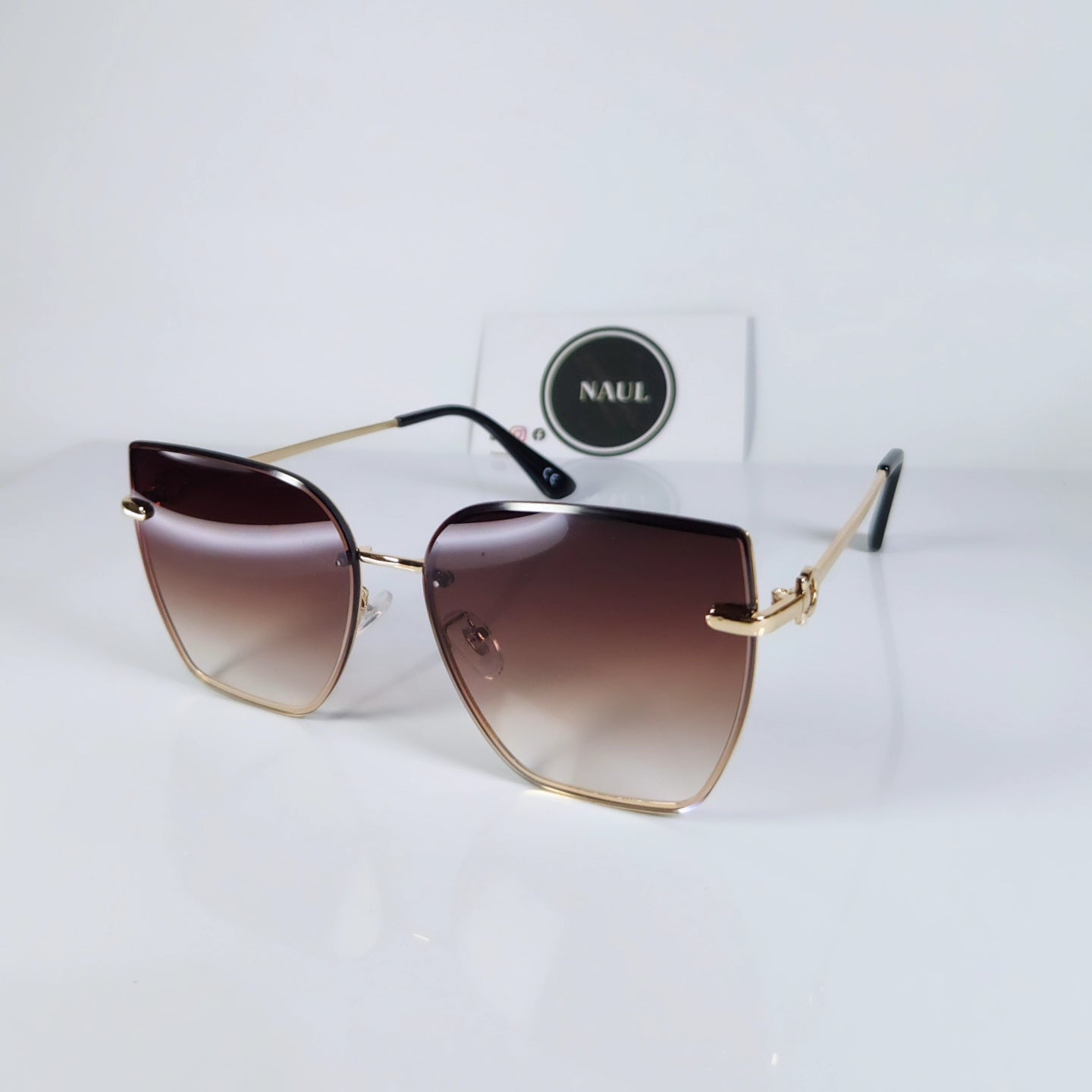 ICONIC SHADES