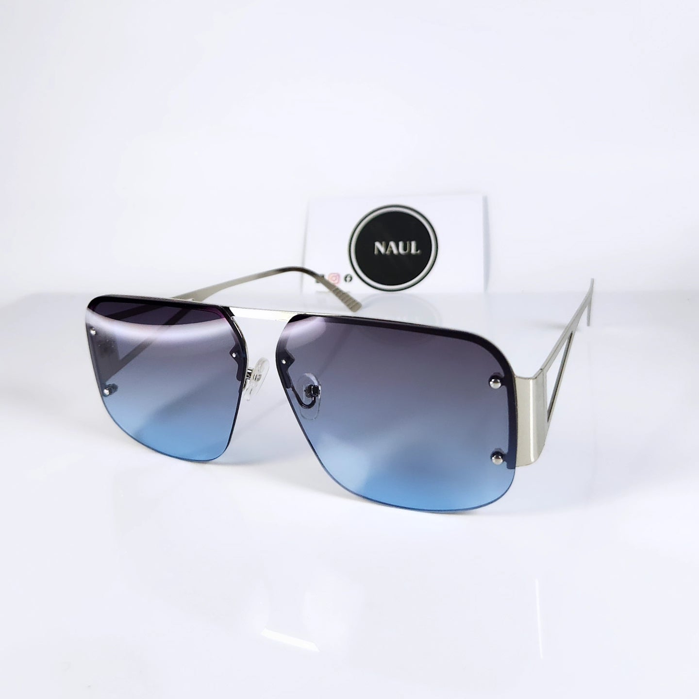 ICONIC SHADES