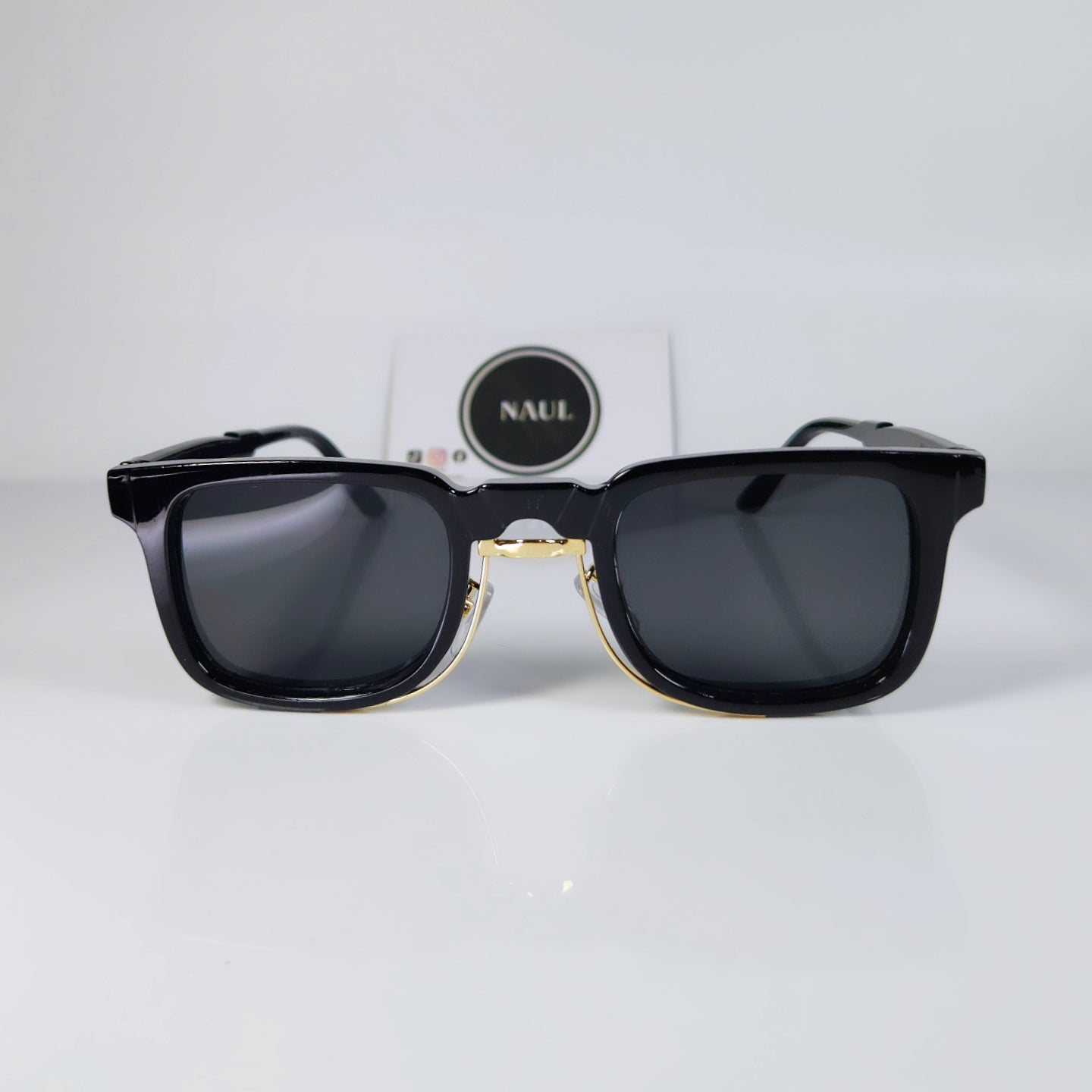 Retro shades by Naul