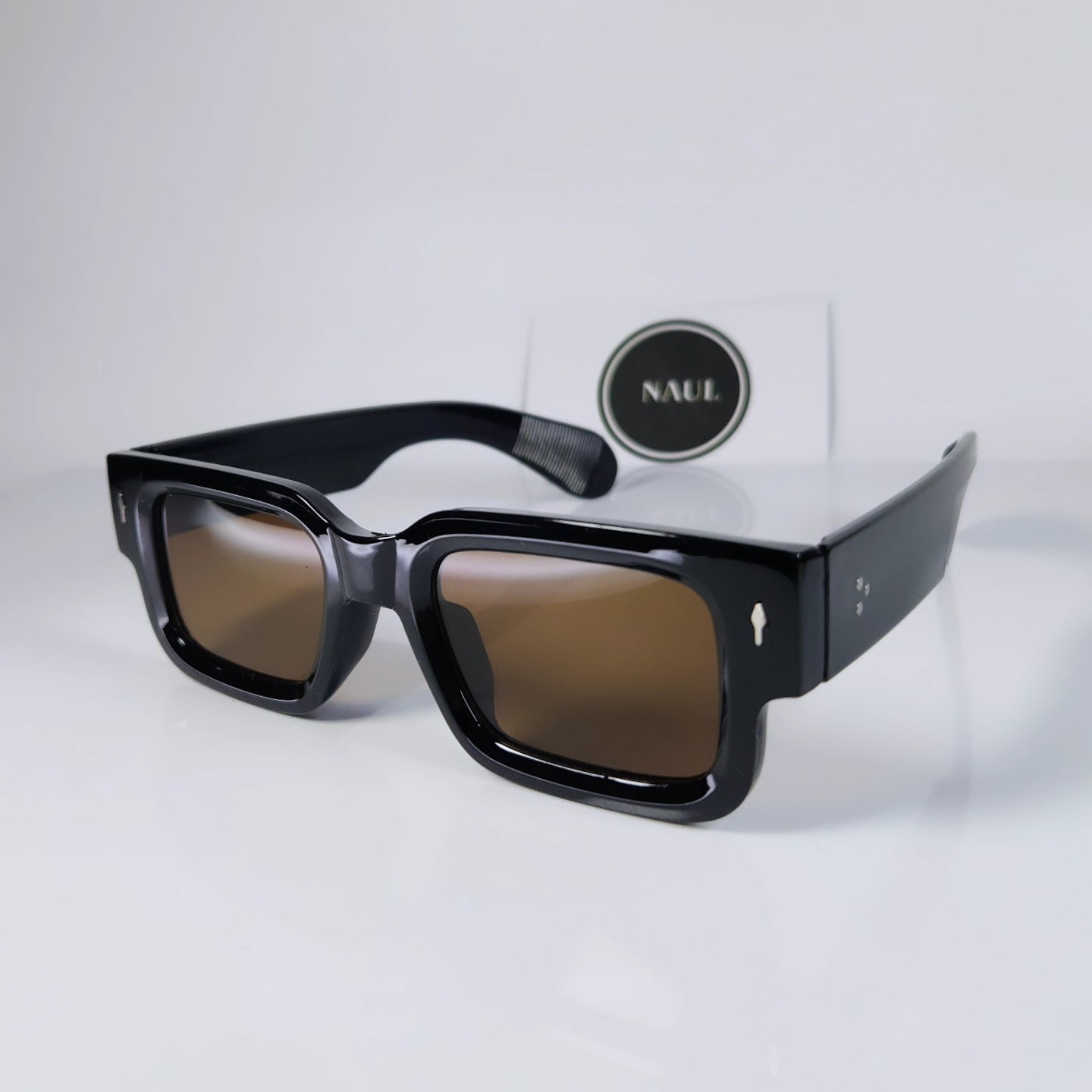 Retro shades by Naul