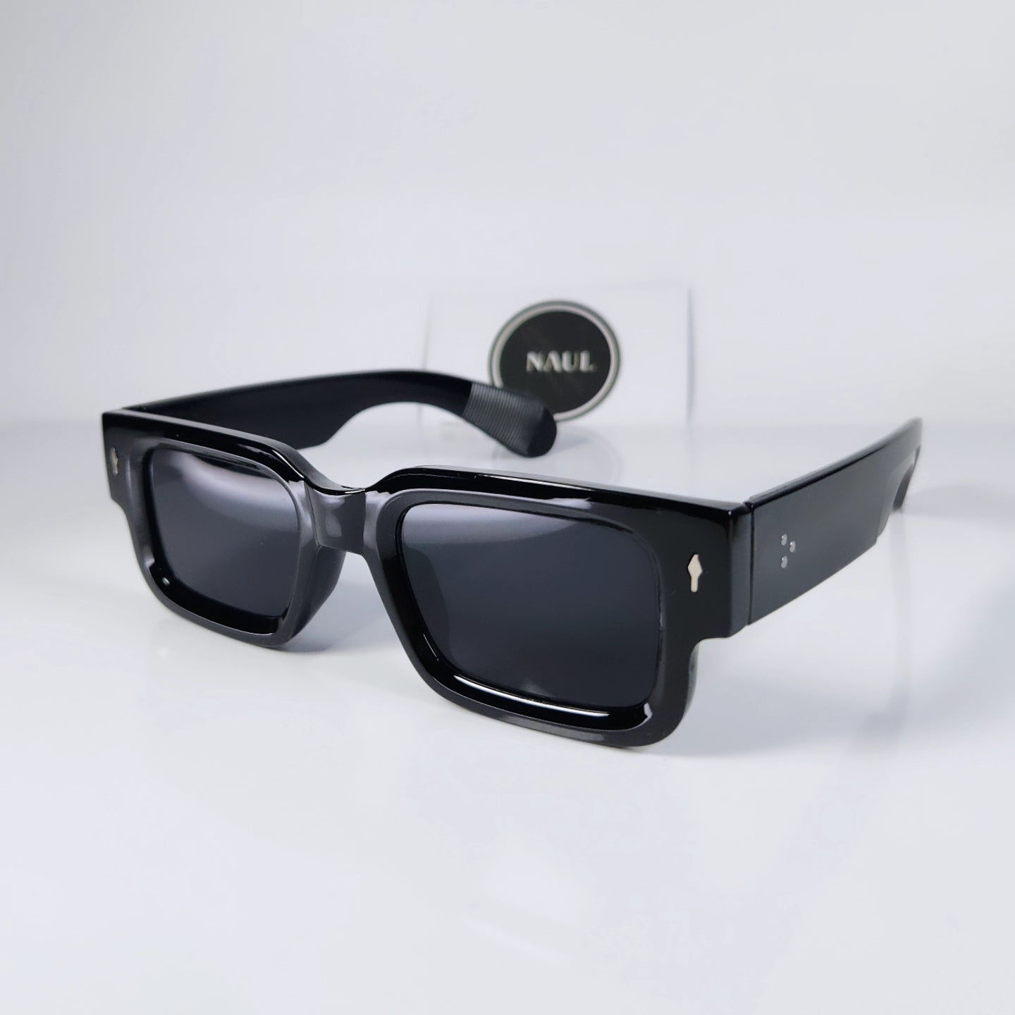 Retro shades by Naul