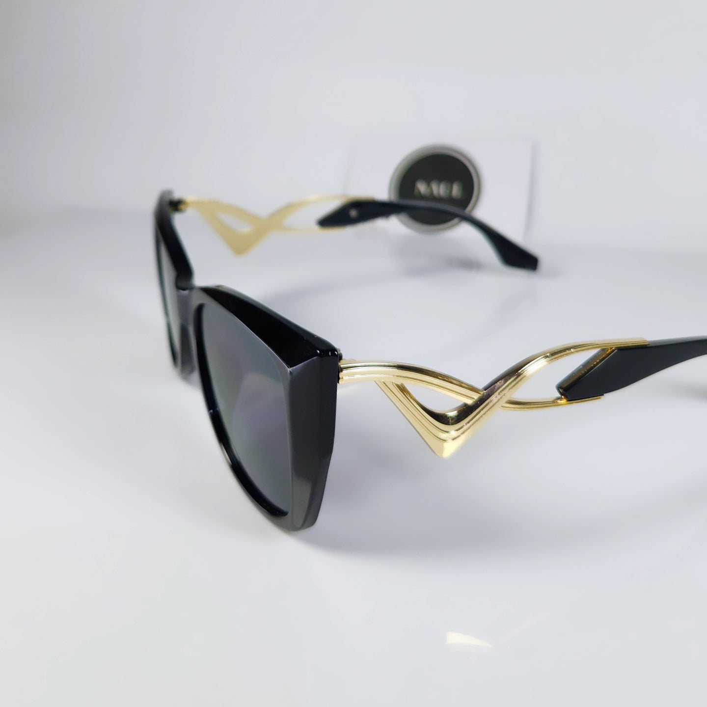 ICONIC SHADES
