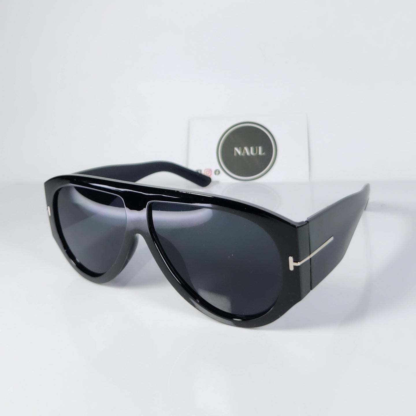ICONIC SHADES