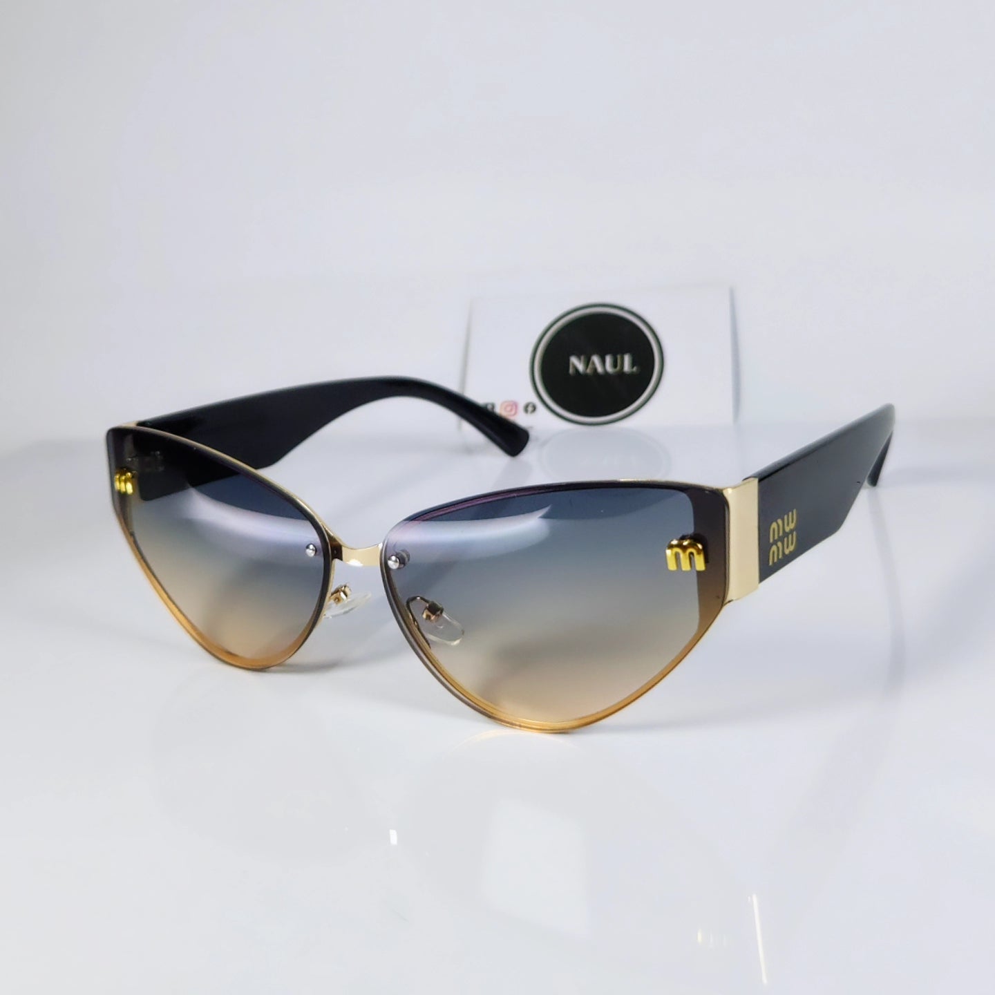 ICONIC SHADES
