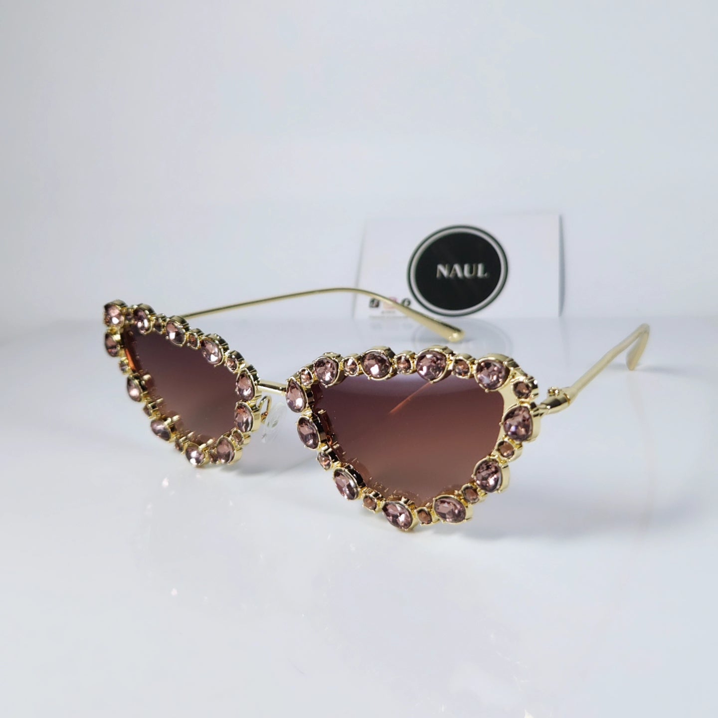 ICONIC SHADES