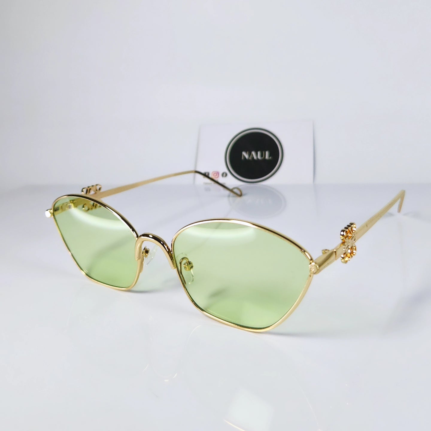 ICONIC SHADES