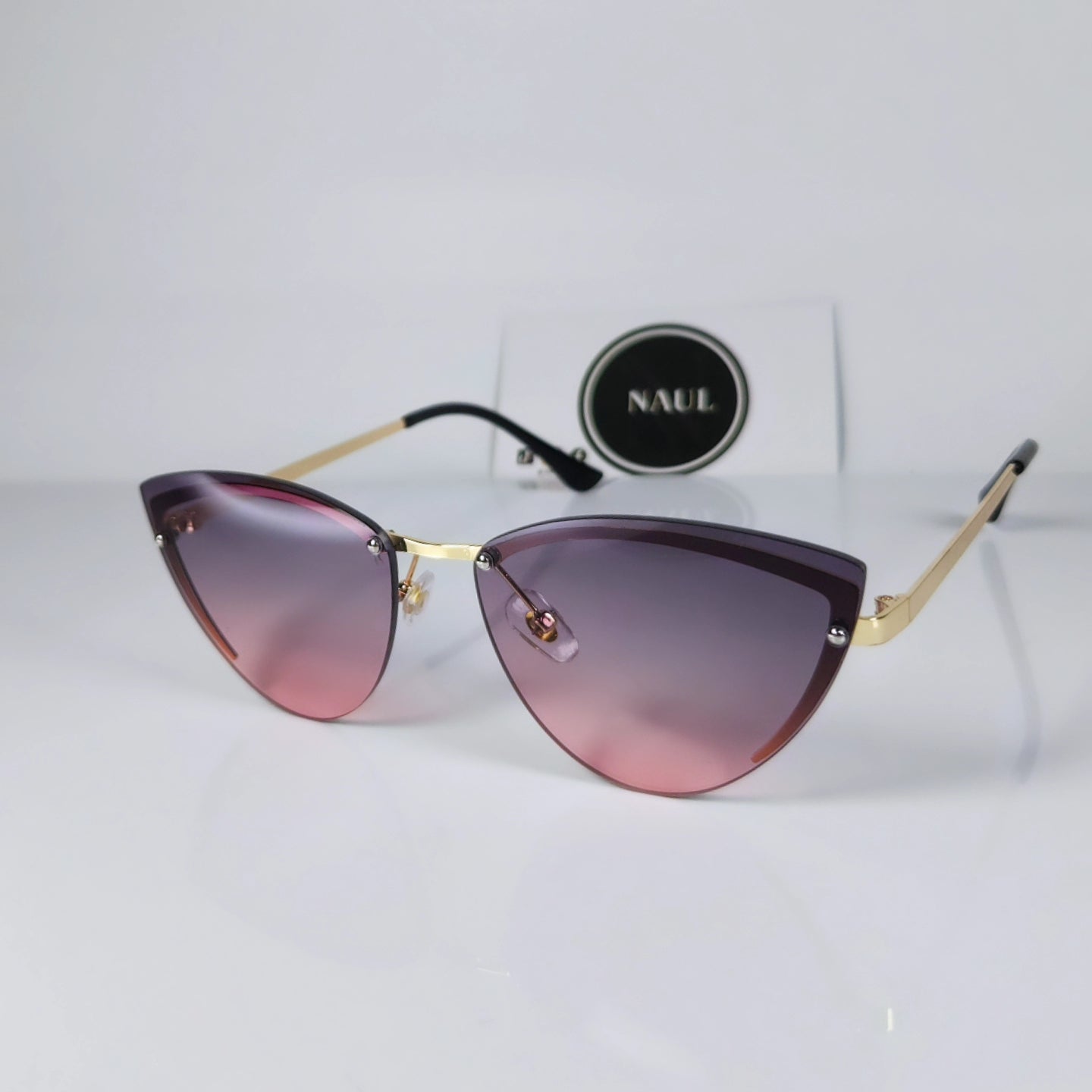 ICONIC SHADES