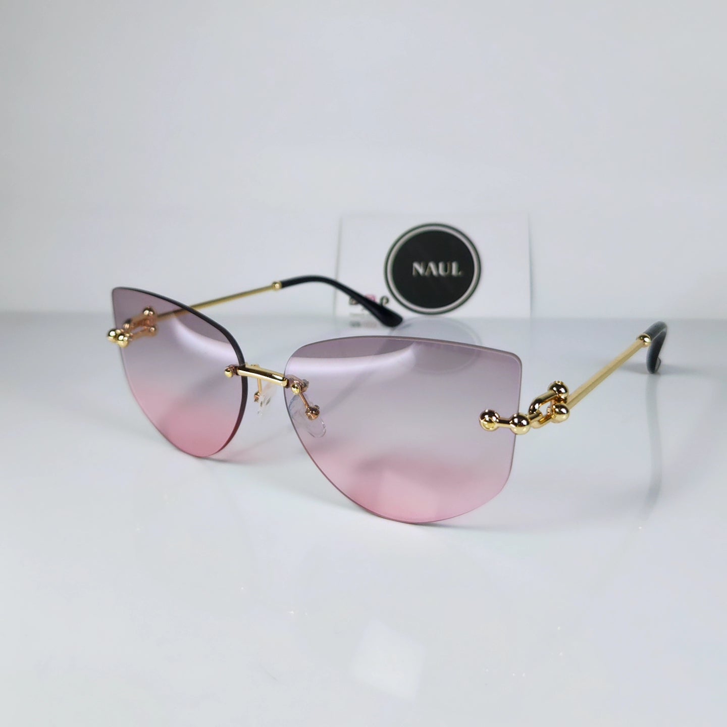 ICONIC SHADES