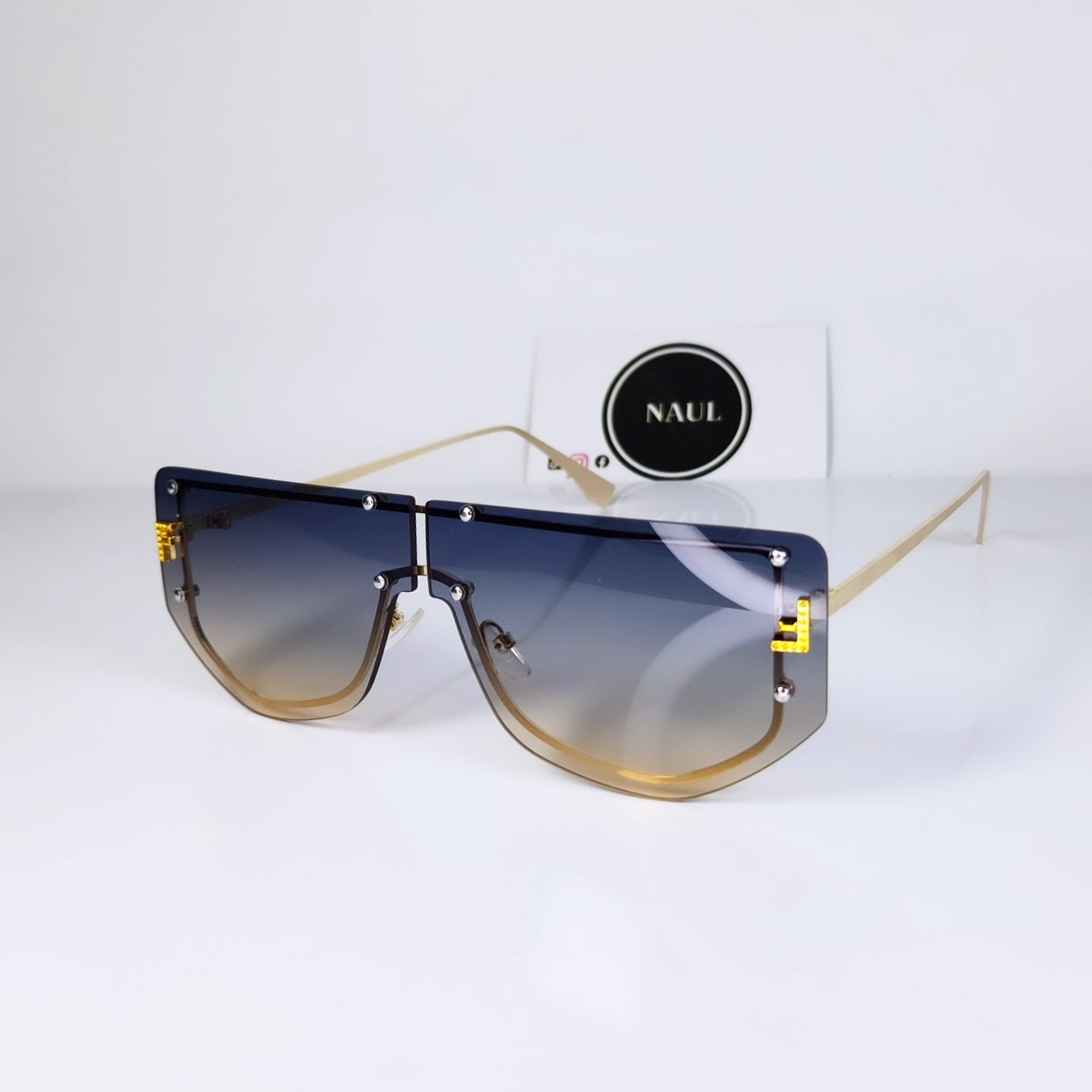 ICONIC SHADES