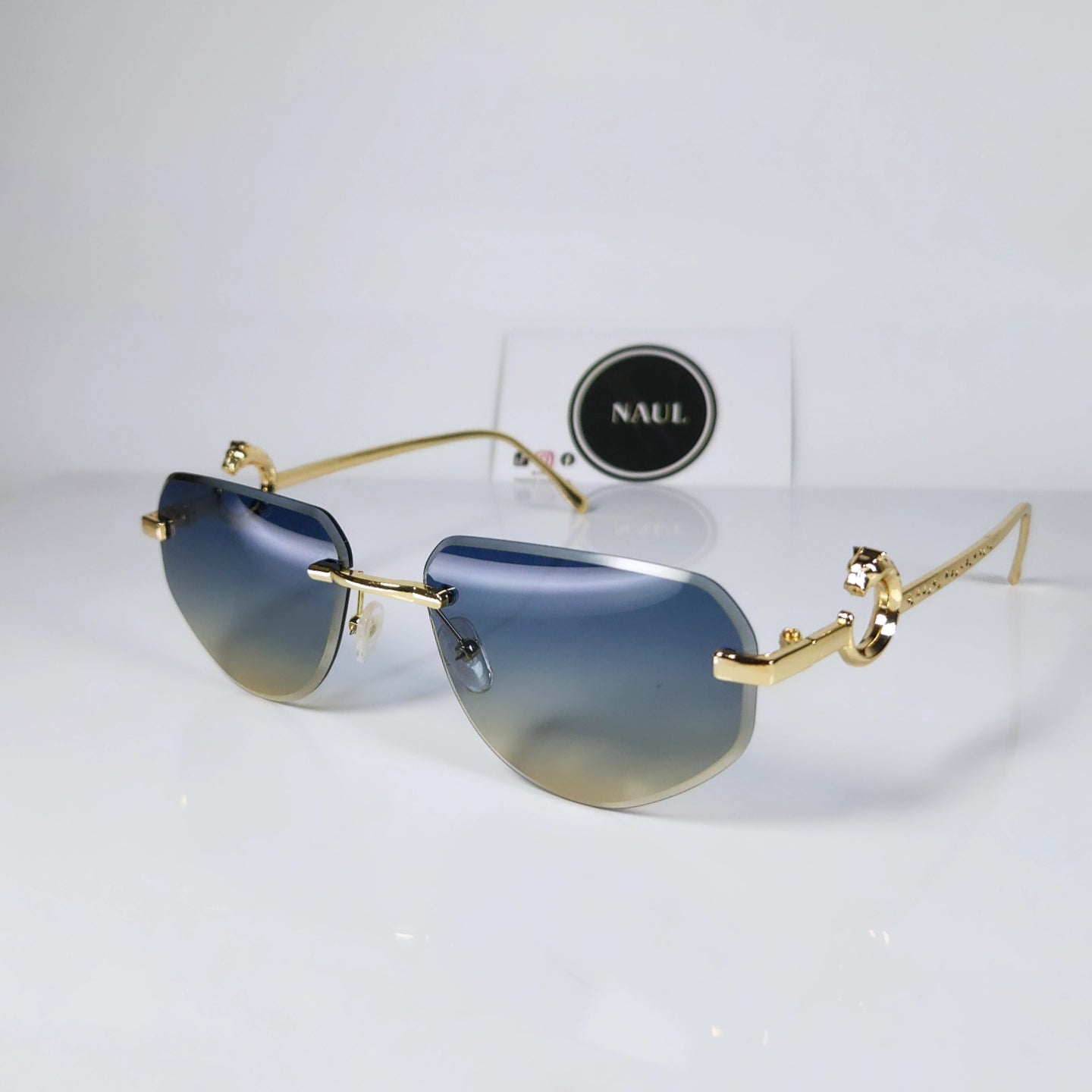 ICONIC SHADES