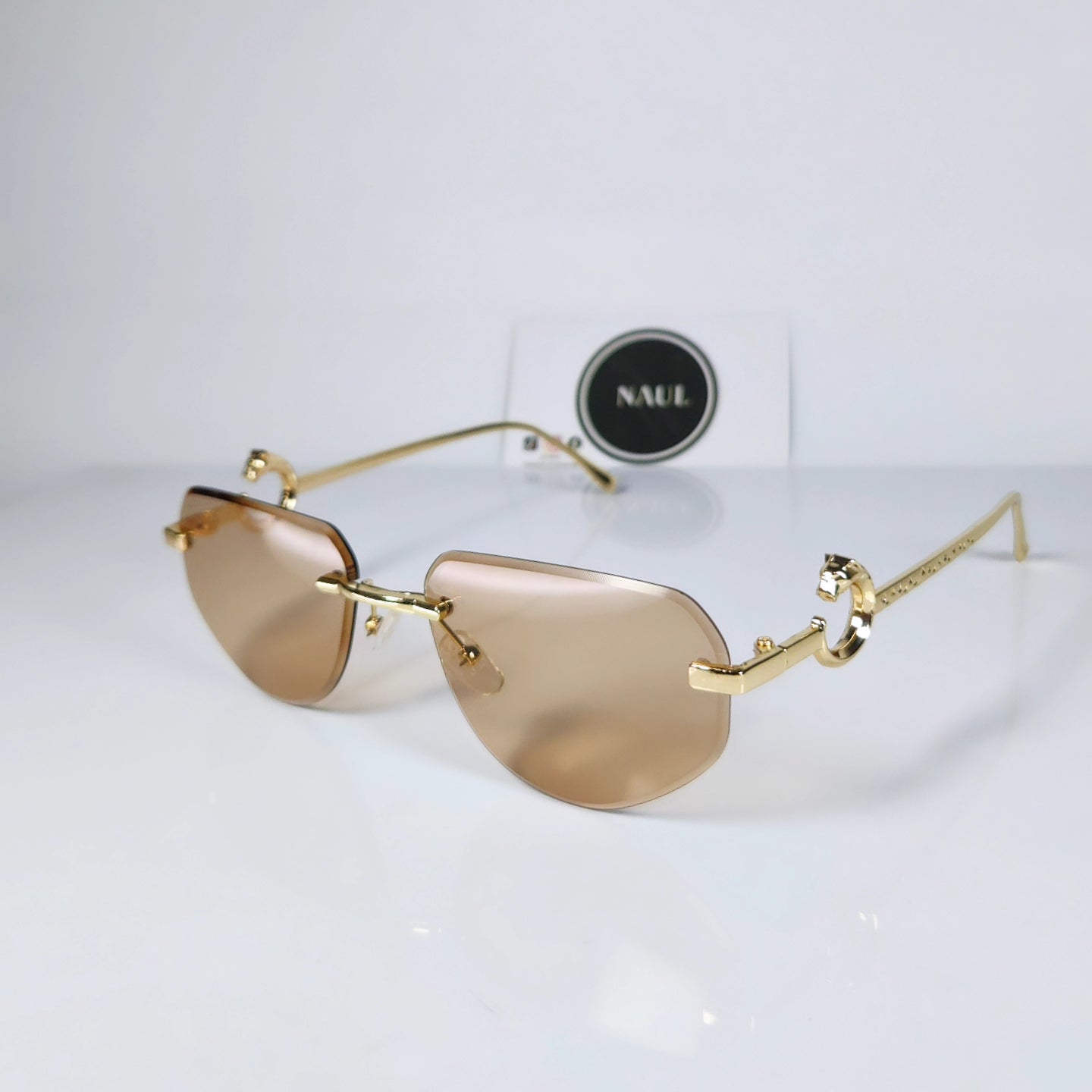 ICONIC SHADES