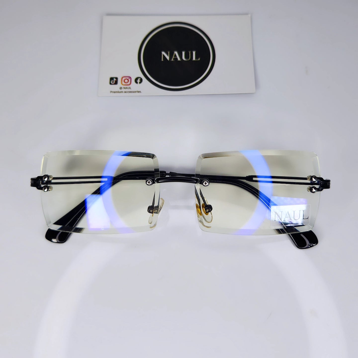 Rimless shades by Naul